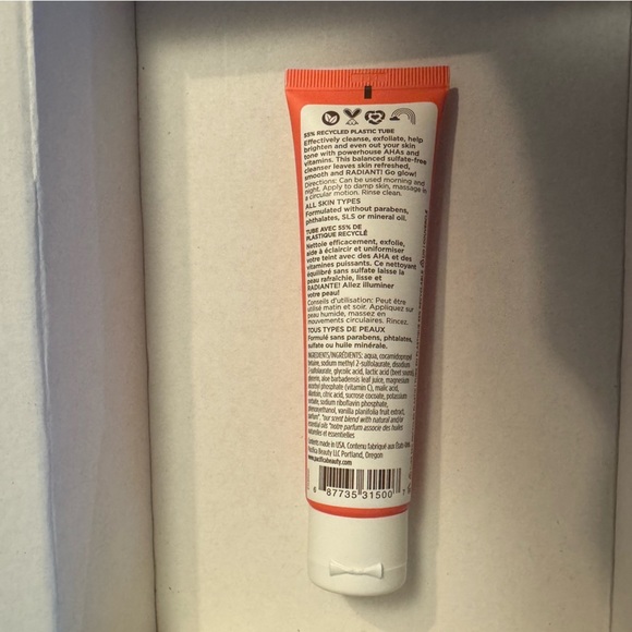 Pacifica Glow Baby Brightening Face Wash - Picture 3 of 6